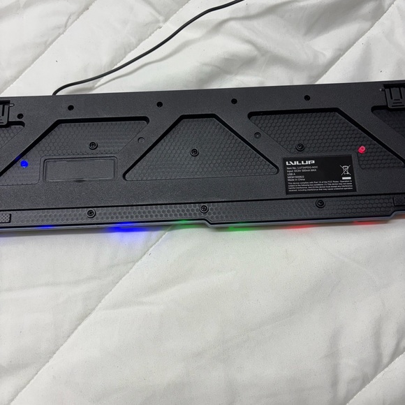 Wired LVLUP Pro Gaming Keyboard with LED Keys LU734PDQ- DC5V 500 mA MAX - Picture 6 of 7